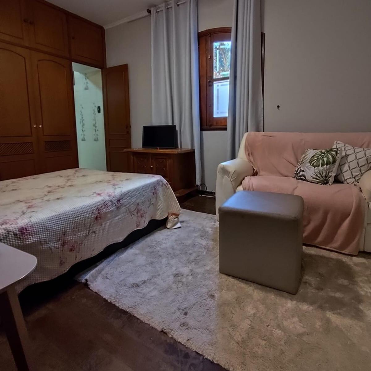 Casa Colonial Com E Quartos Privativos - Residencial *