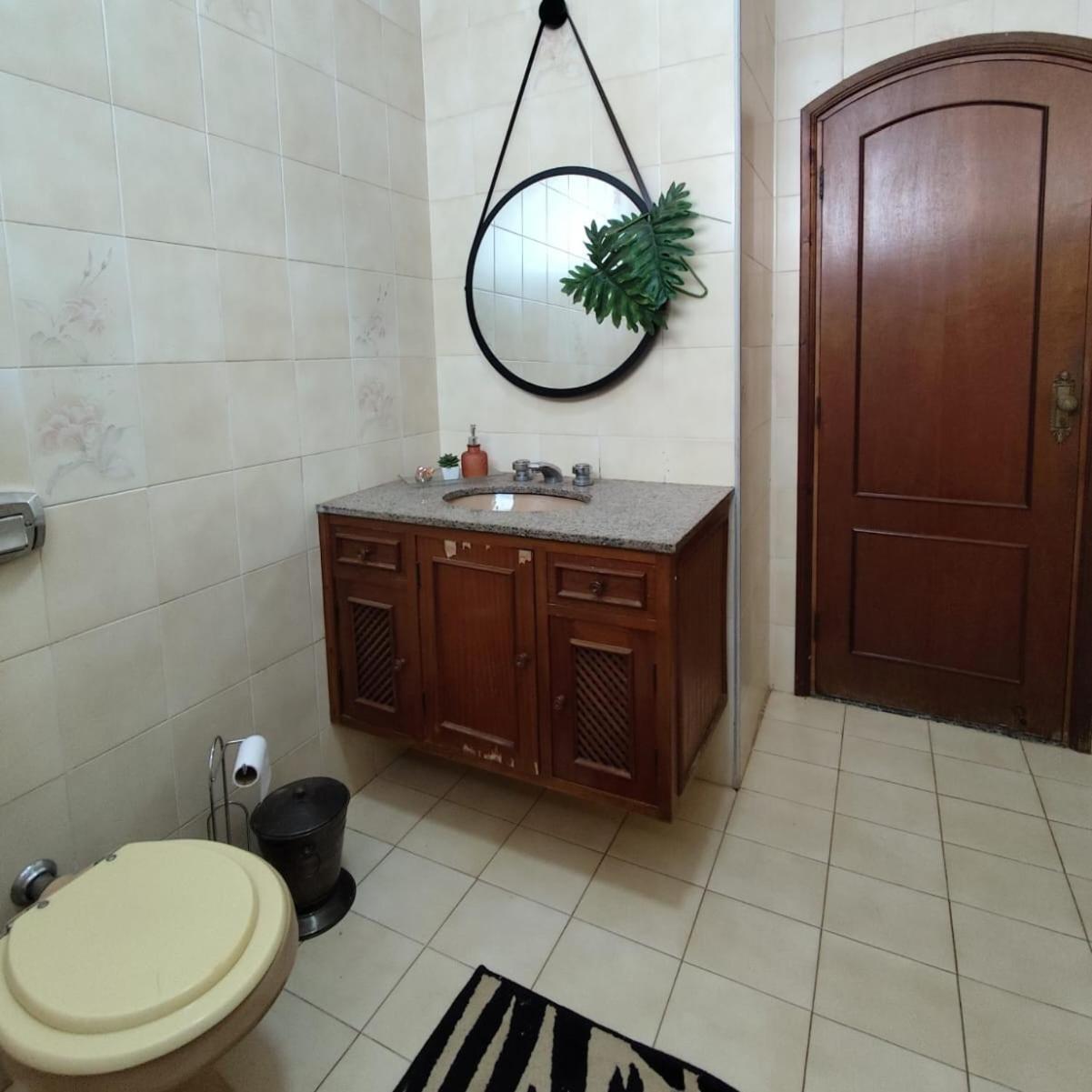Casa Colonial Com E Quartos Privativos - Residencial *