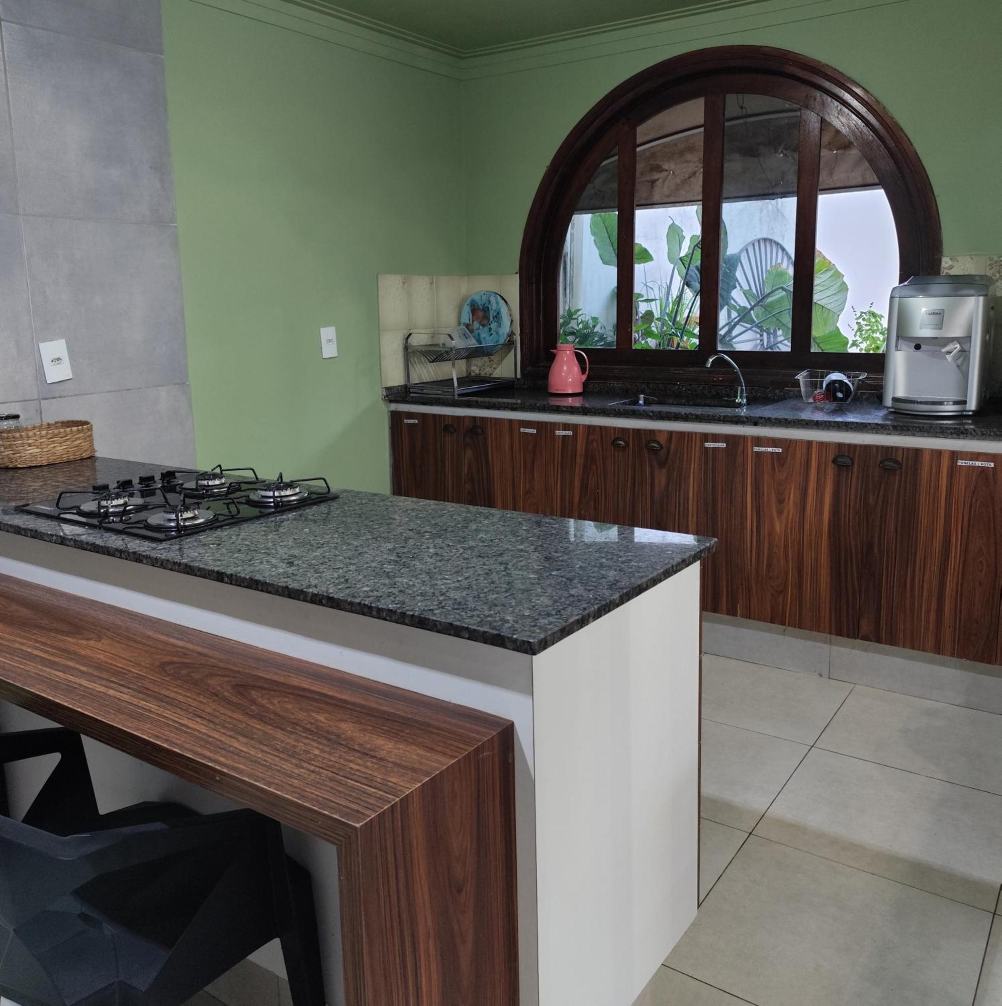 Casa Colonial Com E Quartos Privativos - Residencial *