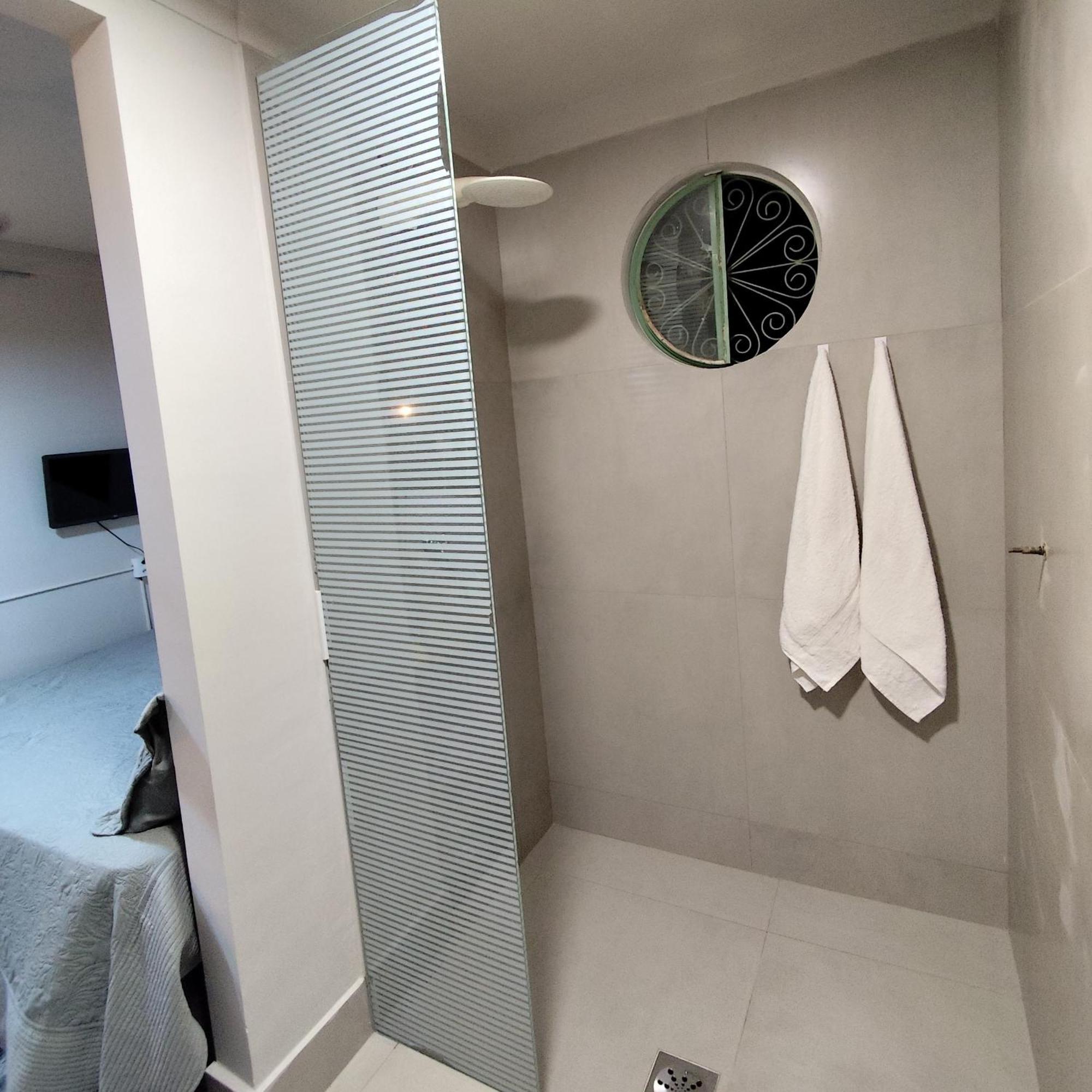 Casa Colonial Com E Quartos Privativos - Residencial Rio Claro (Sao Paulo)