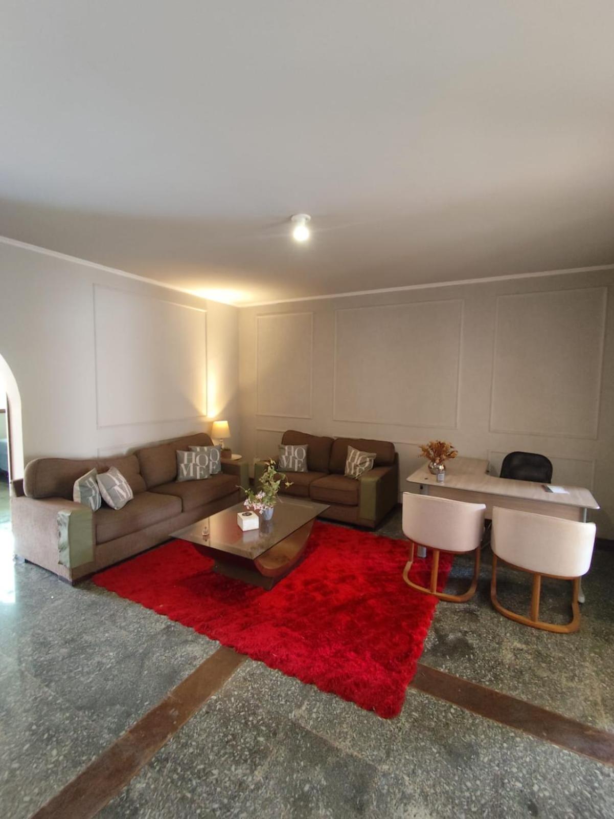 Casa Colonial Com E Quartos Privativos - Residencial