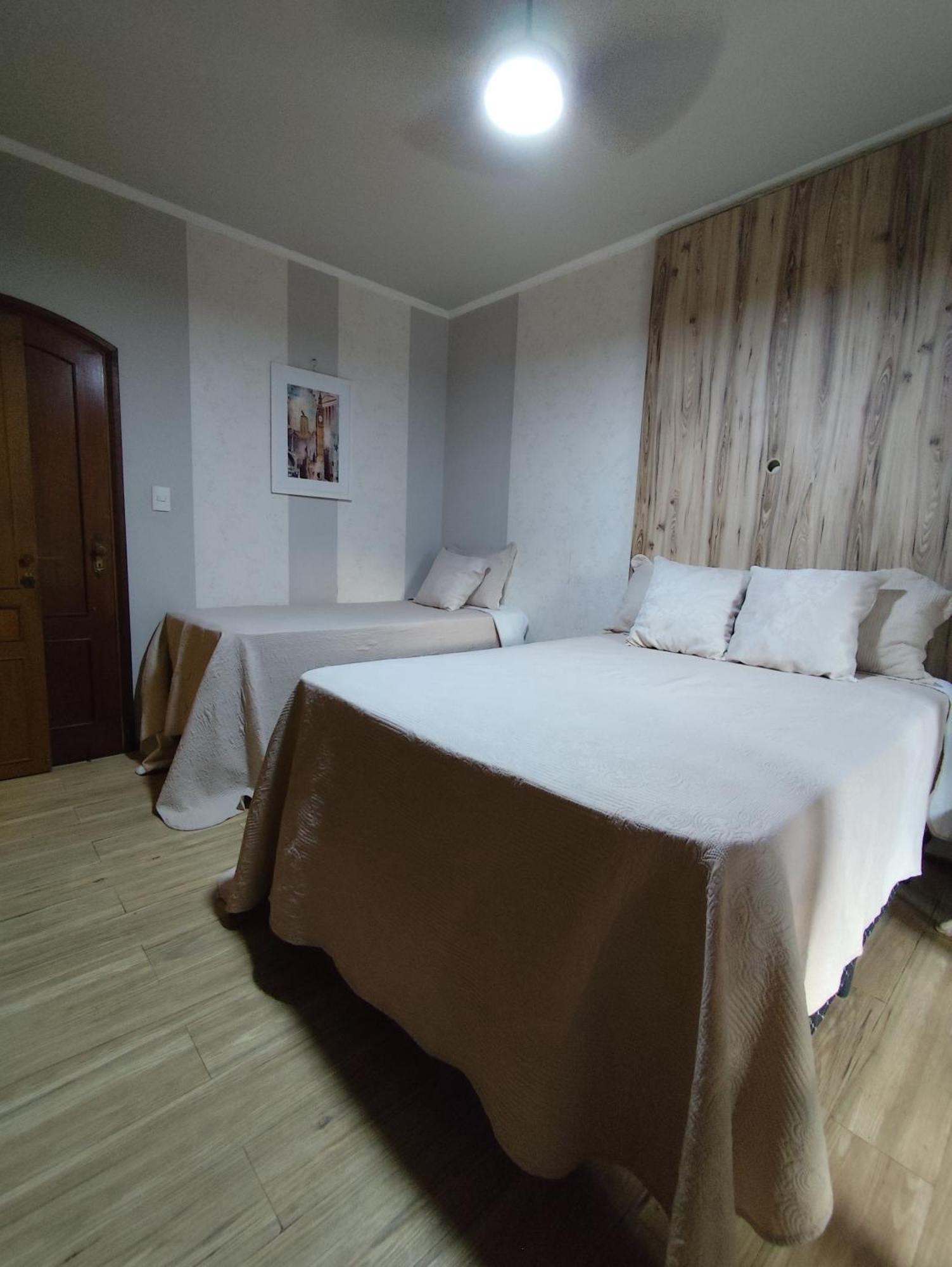 Casa Colonial Com E Quartos Privativos - Residencial *