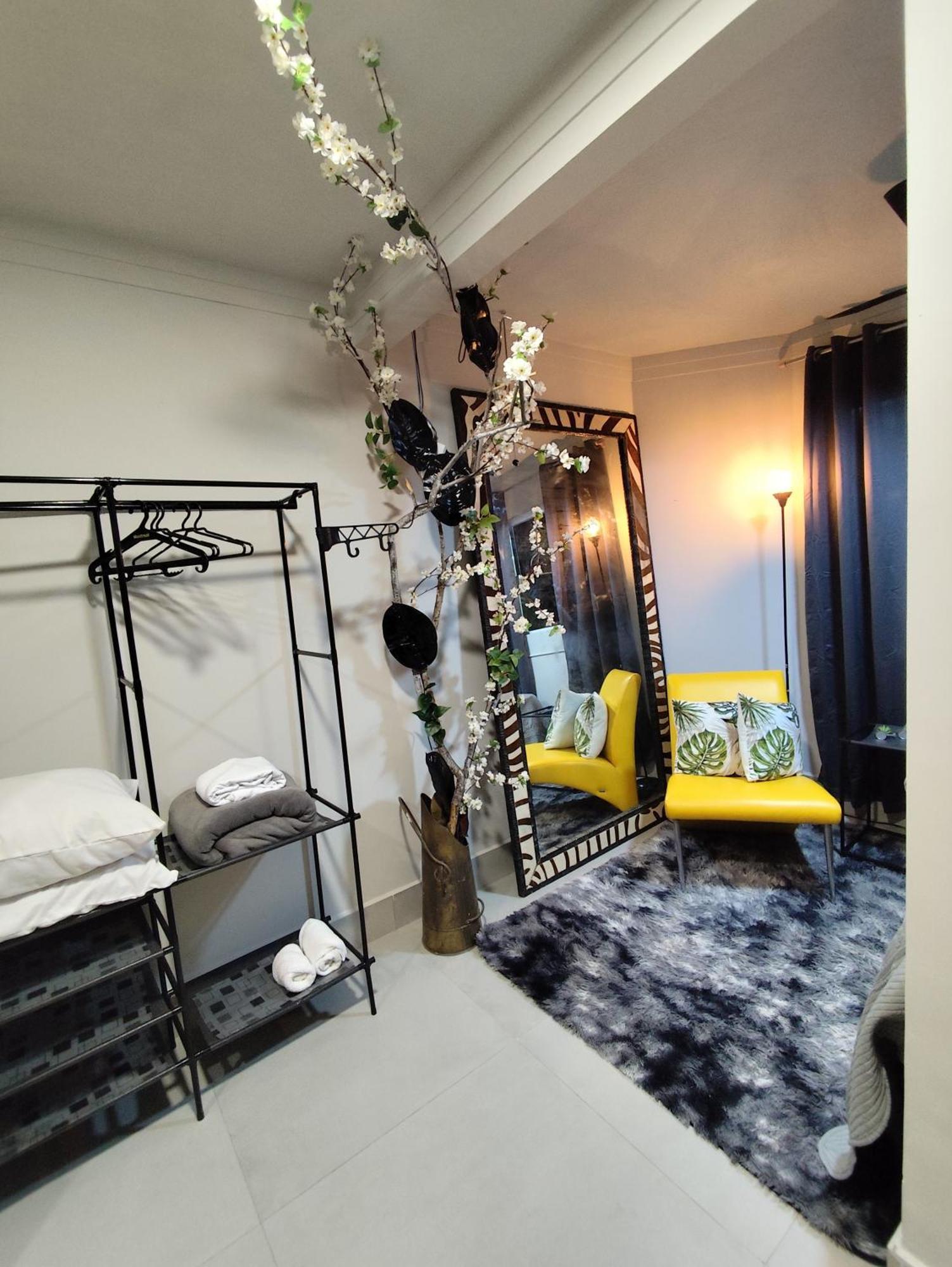 Homestay Casa Colonial Com E Quartos Privativos - Residencial *